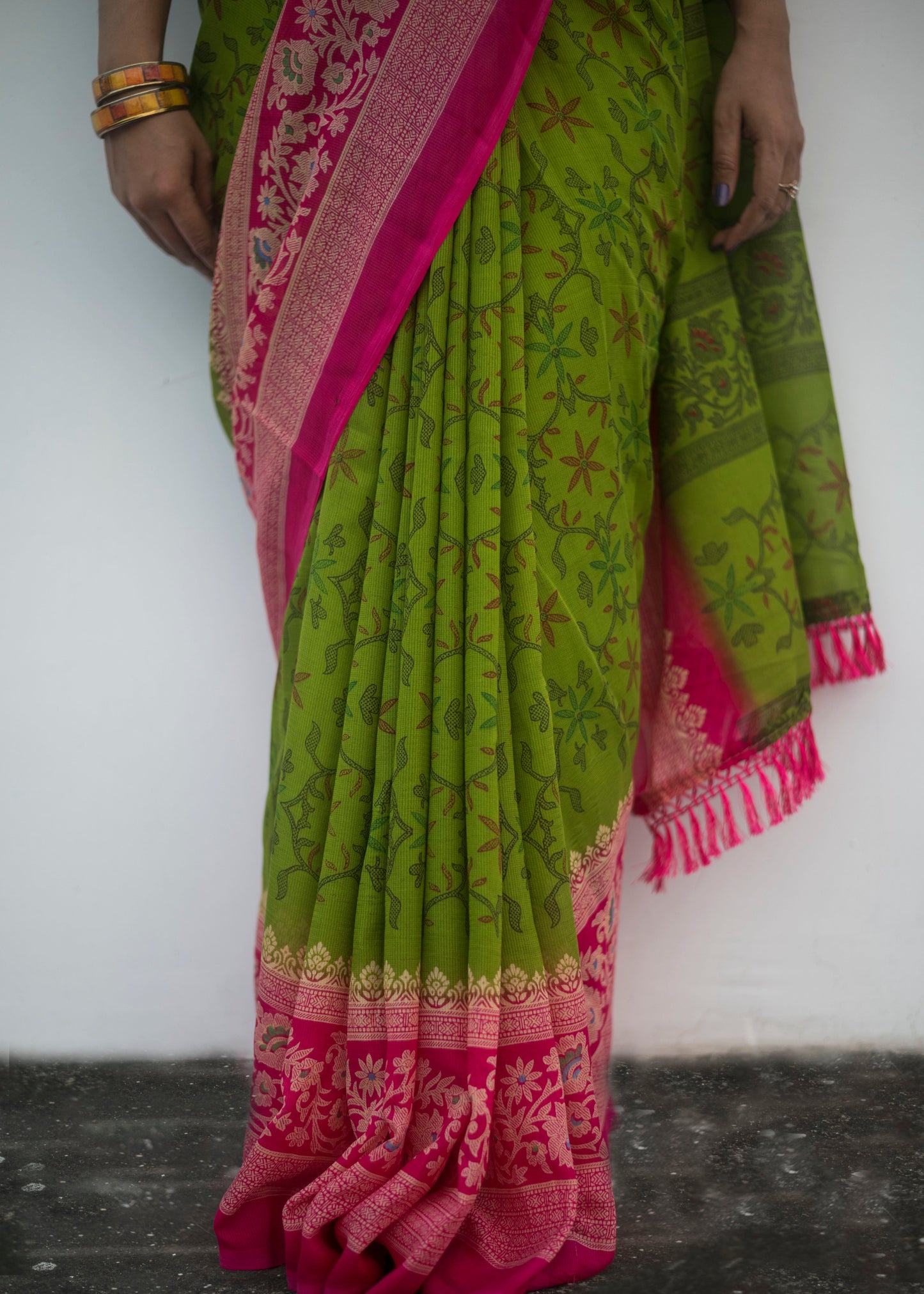 Phoolwari silk blend saree with floral design and silk sheen