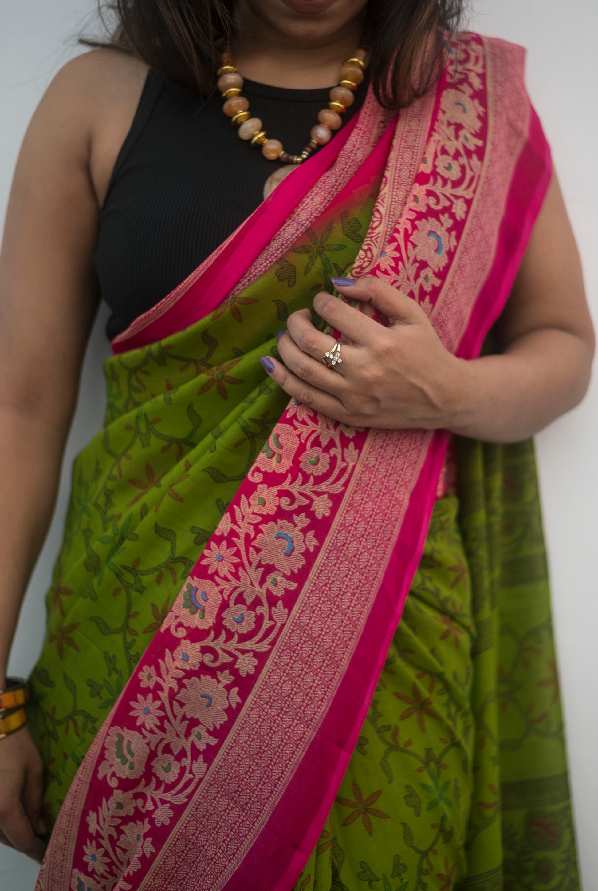 Phoolwari silk blend saree with floral design and silk sheen