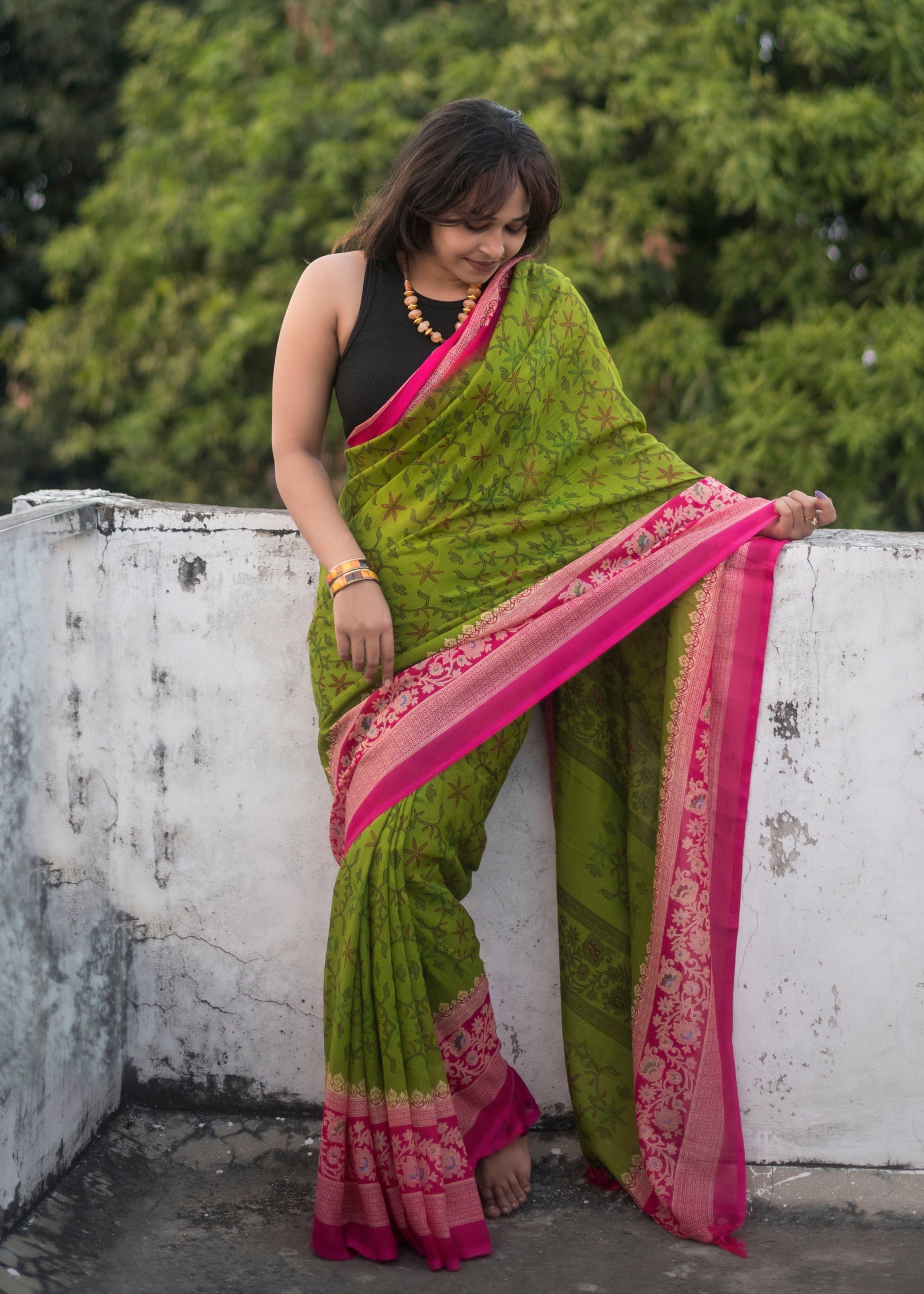 Phoolwari silk blend saree with floral design and silk sheen